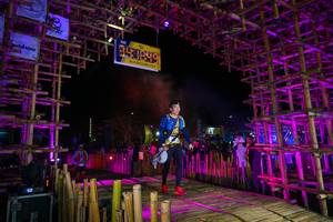 BIB: 658
                            <button type="button" onclick="openModal(19202178)" class="btn btn-primary btn-sm float-right btn-popup" data-toggle="modal" data-target=".modal-high-quality">
                        <i class="fas fa-shopping-cart"></i> Add to Cart
                    </button>
                                            <button type="button" onclick="isThisMe(19202178, true)" class="btn btn-success btn-sm float-right btn-popup btn-isme hidden" data-toggle="tooltip" data-placement="bottom" title="นี่คือรูปของคุณใช่ไหม คลิกที่นี่เพื่อเอาเข้าอัลบั้ม">
                        <i class="fas fa-plus"></i> Add to album
                    </button>
                    <button type="button" onclick="isThisMe(19202178, false)" class="btn btn-warning btn-sm float-right btn-popup btn-isnotme hidden">
                        <i class="fas fa-ban"></i> Remove from album
                    </button>